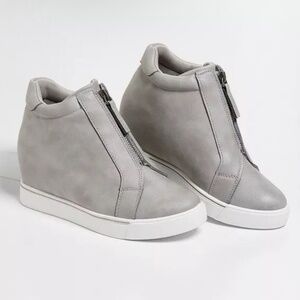 Maurices Gray Ginger Front Zip Wedge Sneakers / Shoes Size 7 1/2B